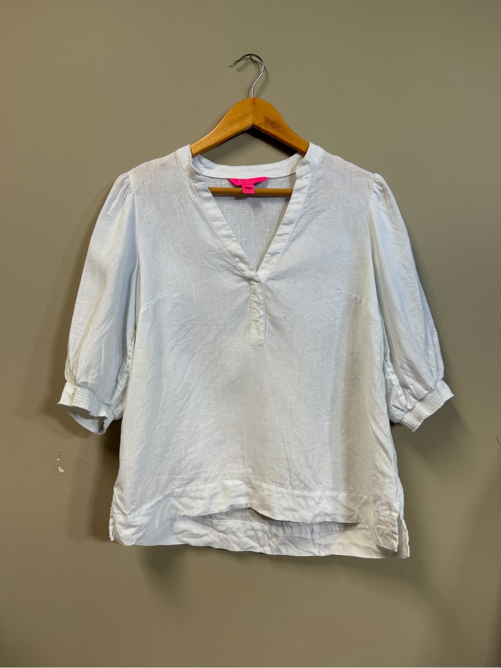 Lilly Pulitzer Mialeigh 100% Linen Elbow Sleeve Top in Resort White Size 6 - Picture 2 of 7